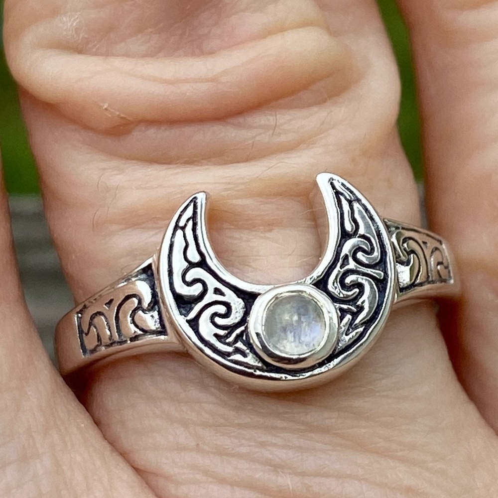 Horns of Isis Moon Ring .925 Sterling Silver w/ genuine Moonstone Sz 8 Luna